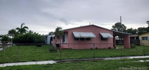 5380 7th Ave, Hialeah, FL 33012-2517
