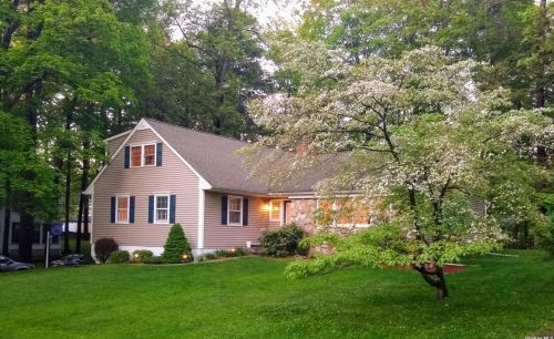 48 Timberline Dr, Poughkeepsie NY  12603-5546 exterior