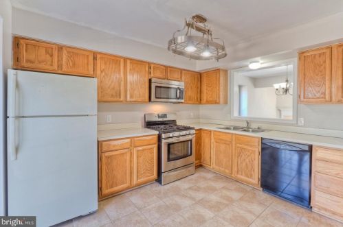 210 Falkirk Ct, Fredericksburg, VA 22406-6401