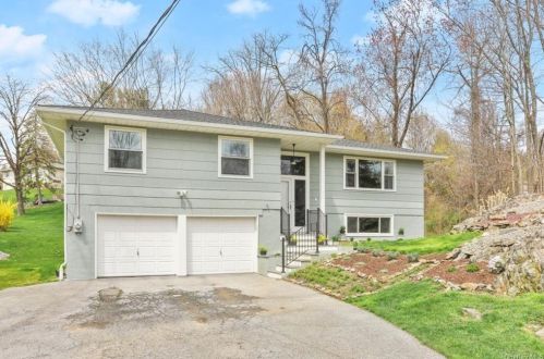 20 Stormytown Rd, Crotonville, NY 10562-2511