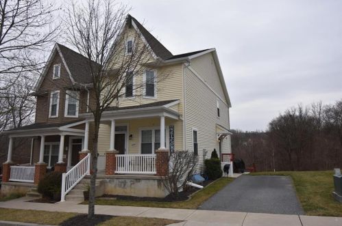 229 Bird St, Easton, PA 18042-8782