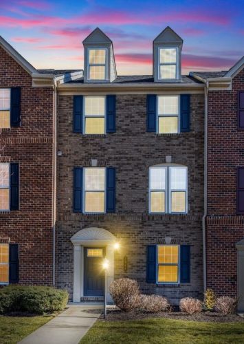 1948 Georgetown Dr, Sewickley PA  15143-1566 exterior