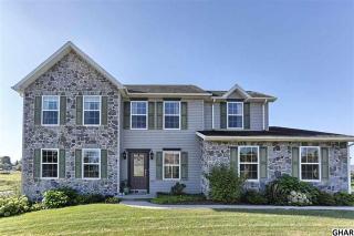 57 Oak Ave, Powells Vly, PA 17032-9053