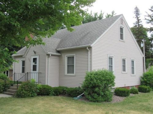 409 2nd Ave, Lamberton, MN 56152-1327