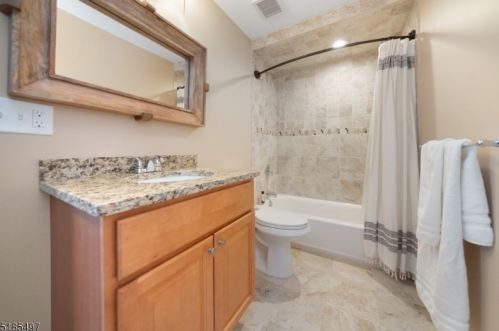 7 Birchwood Rd, Parsippany NJ  07834-1201 exterior