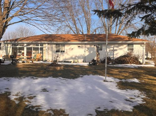 924 41st St, Manitowoc, WI 54220-4712