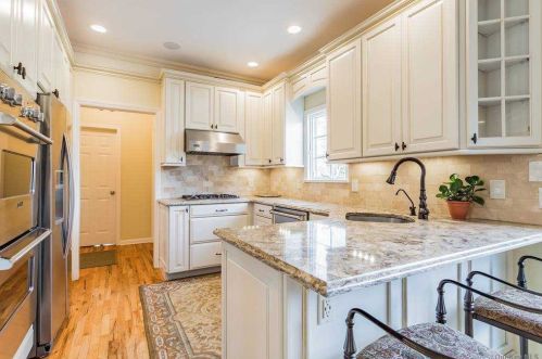 4 Davis Ct, Mount Sinai, NY 11766-1930
