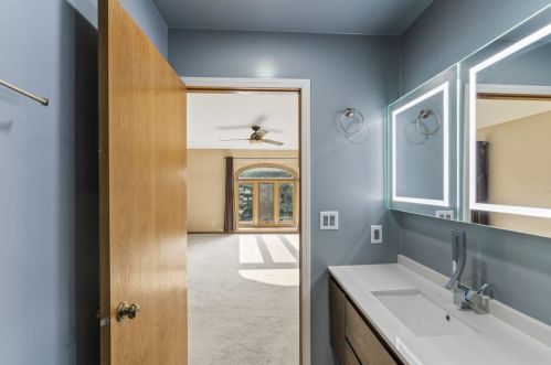 8219 57 Ave, Kenosha WI 53142-4728 exterior