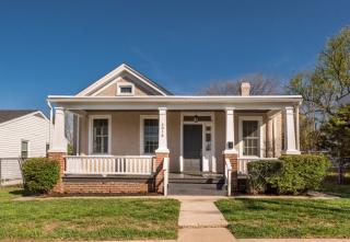 2016 National St, Richmond, VA 23231-3424