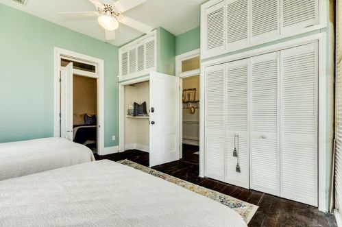 1701 21st St, Galveston TX 77550-4606 exterior