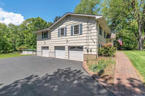 194 Waters Edge, Valley Cottage, NY 10989-1707