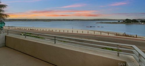 3328 Crown Pt Dr, San Diego CA 92109-6711 exterior