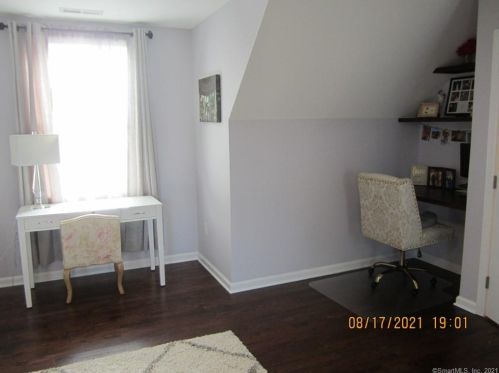 48 Jones Rd, Wallingford CT  06492-4325 exterior