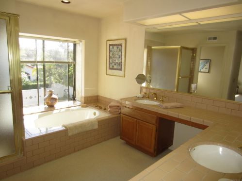 4085 Caminito Terviso, San Diego CA  92122-1991 exterior