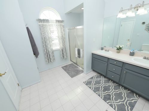 5 Minto Ct, South Setauket NY  11720-2884 exterior