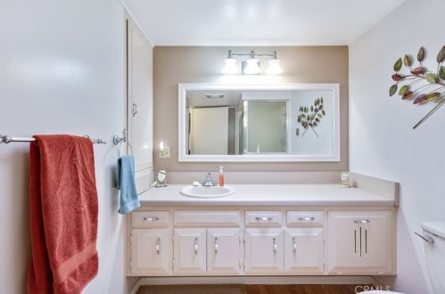 13361 El Dorado Dr, Seal Beach CA  90740-6801 exterior