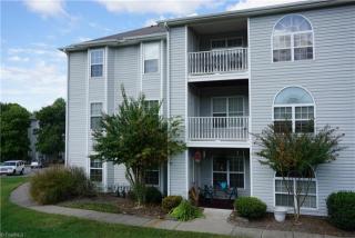 322 Quietwood Dr, Winston Salem, NC 27103-6950
