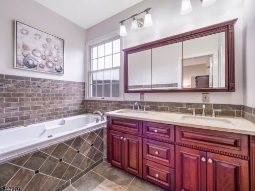 18 Dennis Rd, Lafayette NJ  07848-3153 exterior