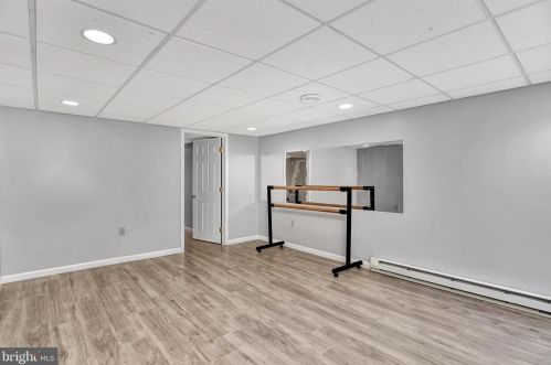 100 York Dr, Princeton NJ  08540-7946 exterior