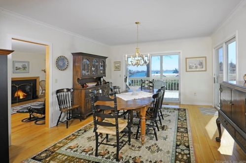 15 Palmer Ln, Riverside, CT 06878-2308