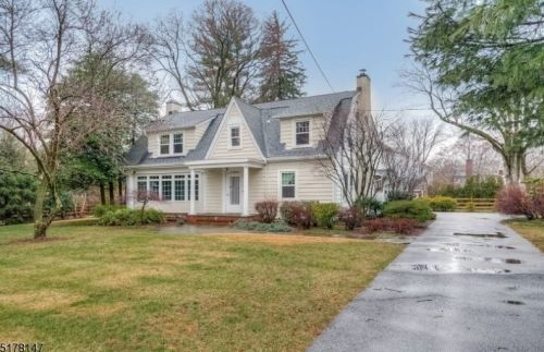 158 Mountain Way, Greystone Park, NJ 07950-2215