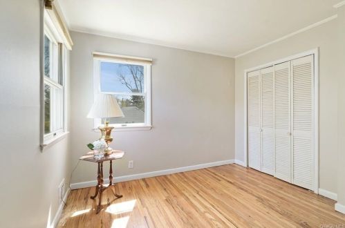 2810 Hedge St, Yorktown Hgts NY  10598-3039 exterior