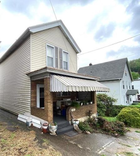 511 8th St, Glassport, PA 15045-1512