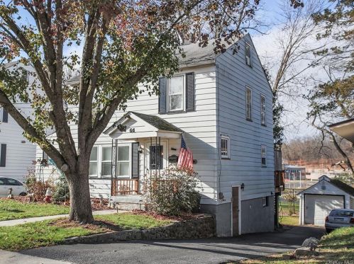 64 Commonwealth Ave, Middletown, NY 10940-4730