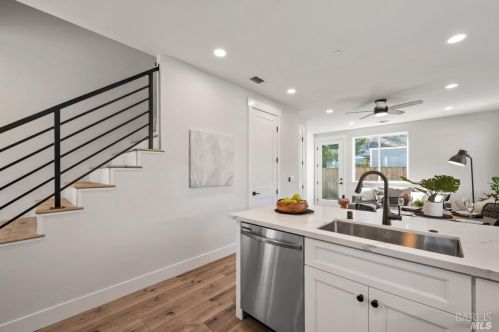 96 Calistoga Rd, Santa Rosa CA  95409-3702 exterior