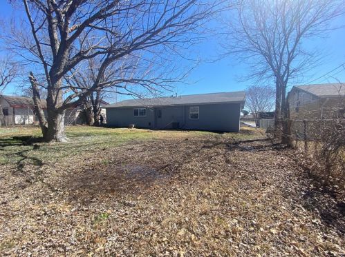 817 Ross Ln, Seagoville, TX 75159-1755