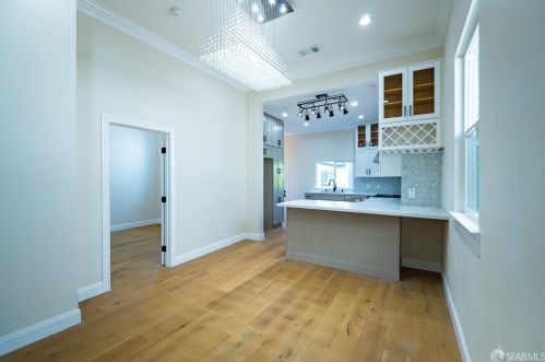 1756 9th St, Oakland, CA 94607-1341