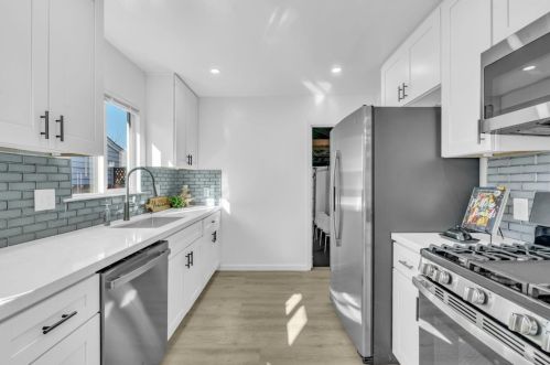 2513 Lessley Ave, Hayward CA  94546-6427 exterior