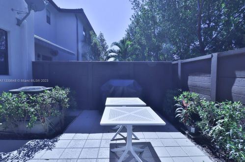 15832 91st Ct, Hialeah FL  33018-1951 exterior