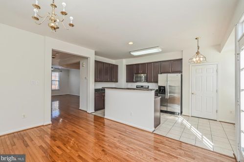 2617 Logan Wood Dr, Herndon VA 20171-4367 exterior