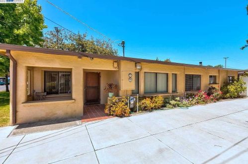 485 Schafer Rd, Hayward, CA 94544-3634