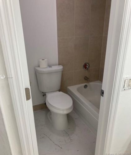 1735 60th St, Hialeah FL  33012-6898 exterior