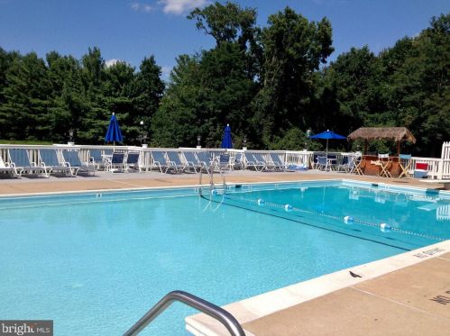 3413 Lakeside View Dr, Falls Church, VA 22041-2454