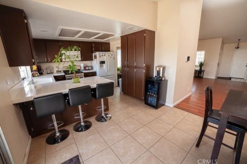 2869 La Vida Dr, Lancaster CA  93535-5873 exterior