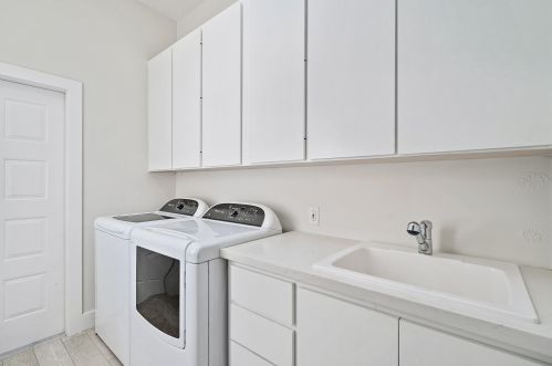 615 Rosa Ct, West Palm Beach FL  33410-4502 exterior
