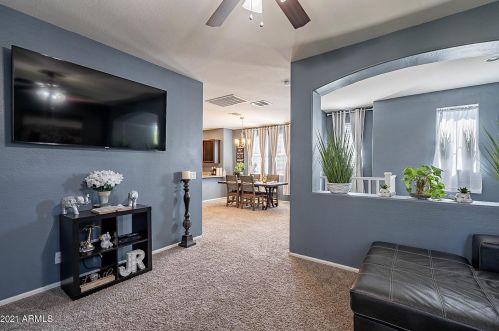 1945 77 Dr, Phoenix AZ 85033-2453 exterior