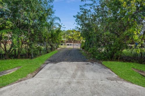 18310 Belvedere Rd, Orlando FL  32820-2319 exterior