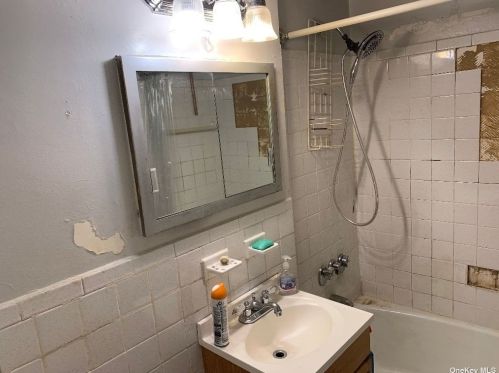 89-00 170th St, Jamaica NY  11432-2035 exterior