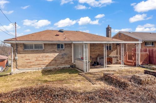 139 Clubvue Dr, Pittsburgh, PA 15122-1923