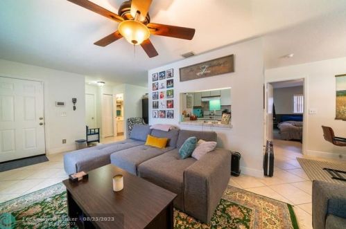 10100 Boynton Pl Cir, Boynton Beach FL  33437-2612 exterior