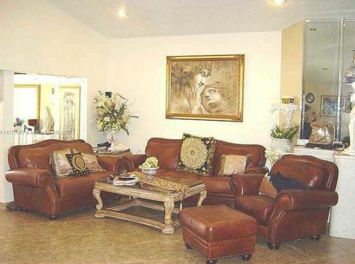 2900 36th Ave, Hollywood FL  33021-1391 exterior