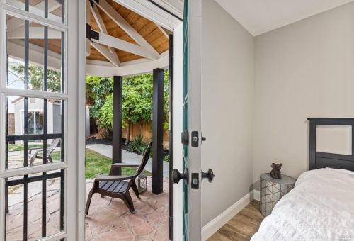 424 Stanford St, Vacaville CA  95687-4653 exterior