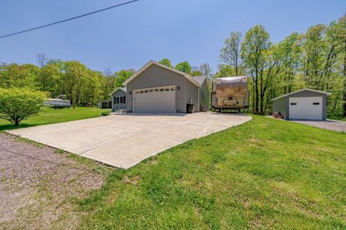 153 Old Forty Rd, Addison, PA 15411-2116