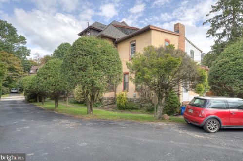 7814 Ardleigh St, Philadelphia PA 19118-4402 exterior