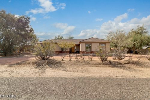 6851 Menlo St, Mesa, AZ 85207-1033