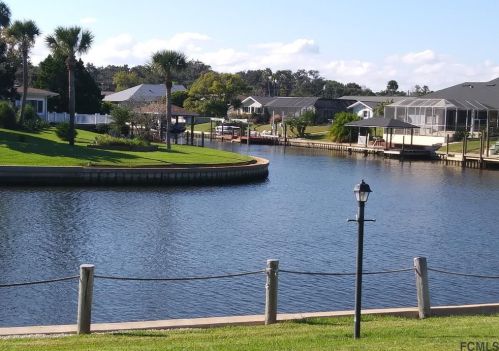 42 Clubhouse Dr, Palm Coast FL  32137-8135 exterior